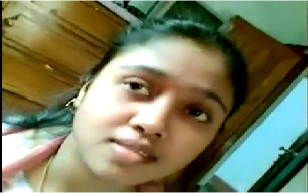 Sexy andhra girl showing sollu in tuition