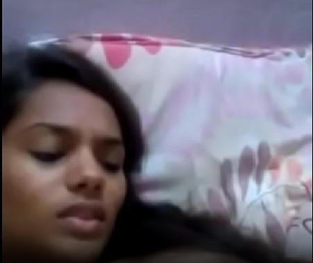 Vizag pilla thana sollu nakki masturbation
