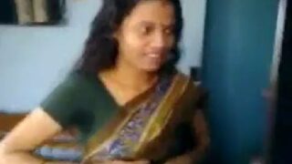 Malayali panimanshi aunty cheera thesi sex cheshunadi