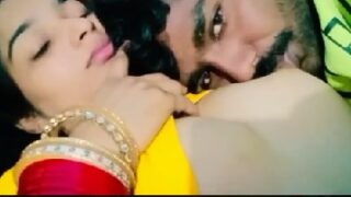 Homely kadapa telugu bhabhi boobs sucked by brother in law