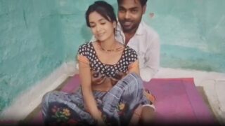 Removing andhra maid saree fucking pussy