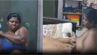 గ్రామీణ మహిళ నగ్నంగా స్నానం చేస్తున్న వీడియో