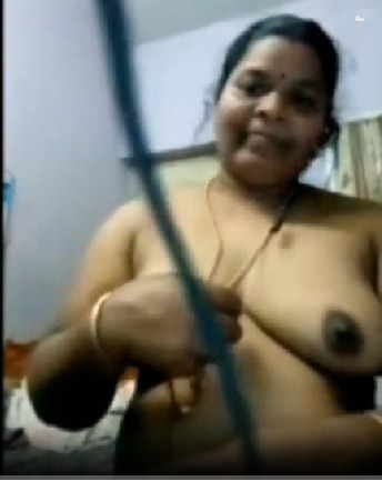 Andhra musli aunty nude mms lover kosam intilo